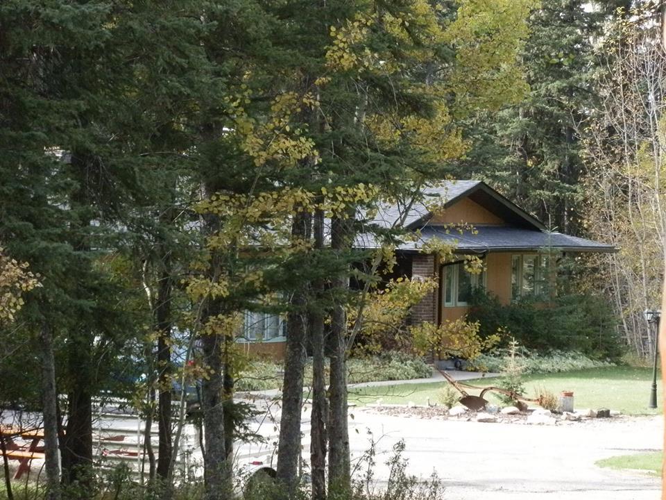 Rustlers Lodge Sundre Exterior photo